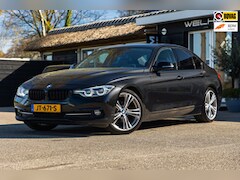 BMW 3-serie - 320d I Sport I Leder I F1 flippers I BT audio I groot navigatie I Trekhaak I