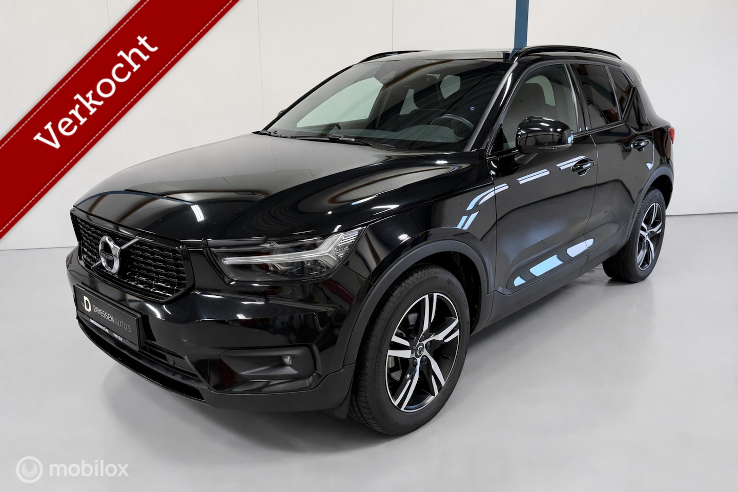 Volvo XC40 - 1.5 T3 R-Design PANO / 360 / 1E EIGENAAR - AutoWereld.nl
