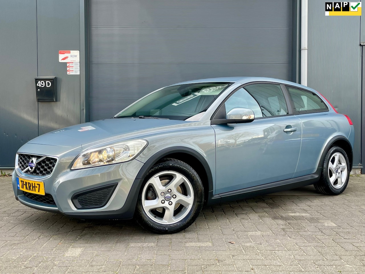 Volvo C30 - 1.6 Kinetic NAP CRUISE CLIMA BLUETOOTH NW APK MF STUUR LM VELGEN TREKHAAK DISTRIBUTIE VV B - AutoWereld.nl
