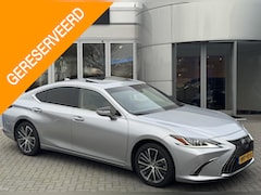 Lexus ES - 300h Business Line NWE MODEL BLIND SPOT STUURVERW STOELVERW SCHUIF/KANTELDAK PARK-SENSOREN