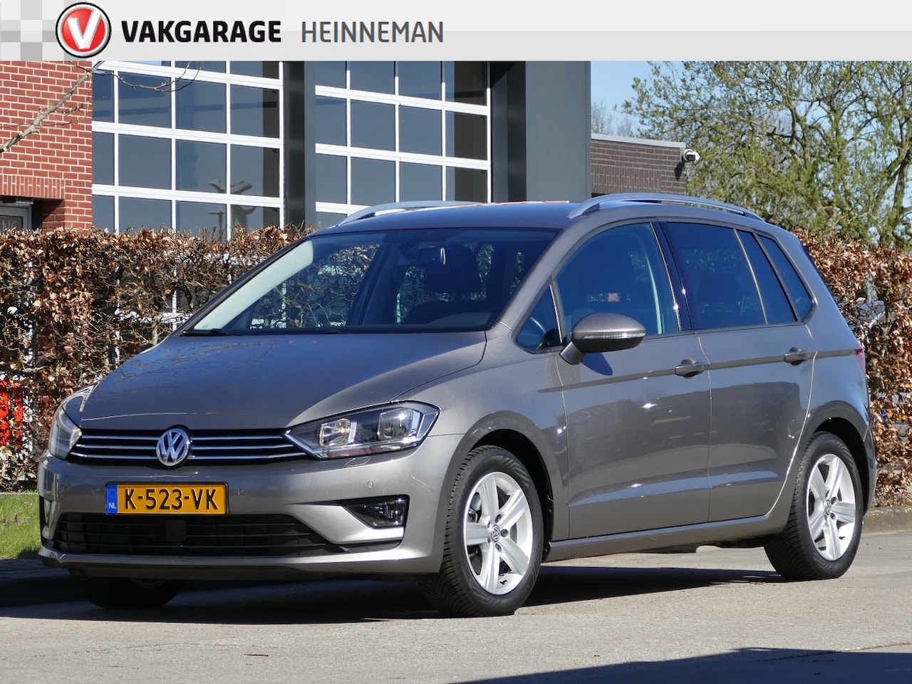 Volkswagen Golf Sportsvan - 1.2 TSI | stoelverwarming | achteruitrijcamera | navigatie | bluetooth | all-season-banden - AutoWereld.nl