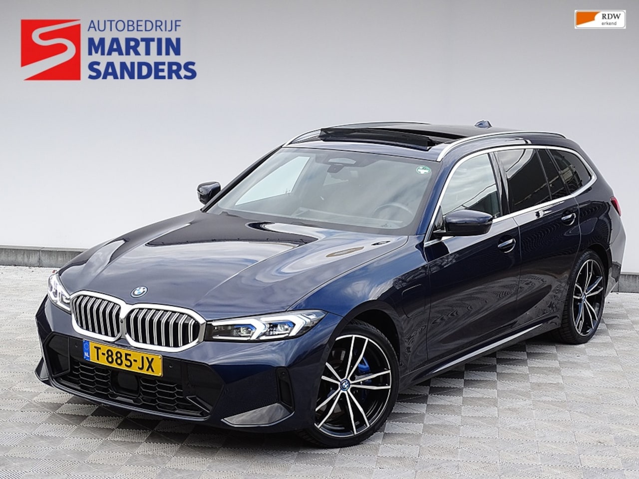 BMW 3-serie Touring - 330E Pano./360./trek./leder 330e - AutoWereld.nl