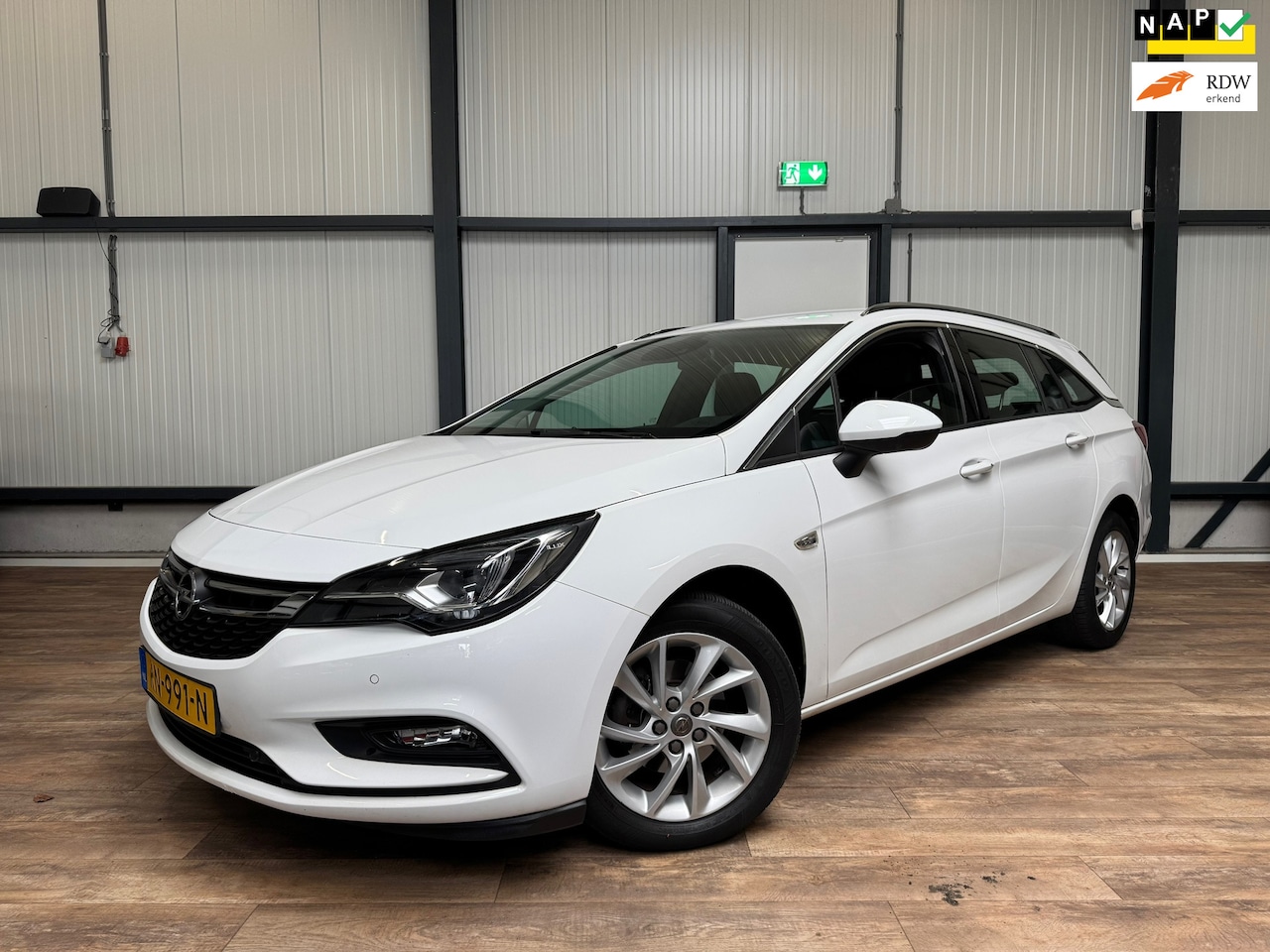 Opel Astra Sports Tourer - 1.0 INNOVATION / NAVI / ECC / ZEER NETTE STAAT - AutoWereld.nl