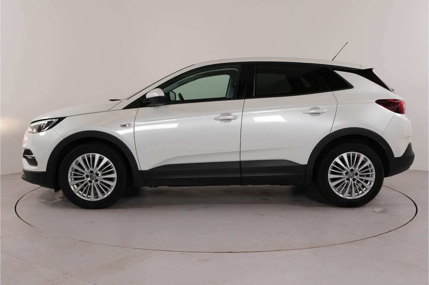 Opel Grandland - 1.2 Turbo Edition | Trekhaak | Stl. verw. | Camera | Keyless | El .achterklep | Dodehoek | - AutoWereld.nl