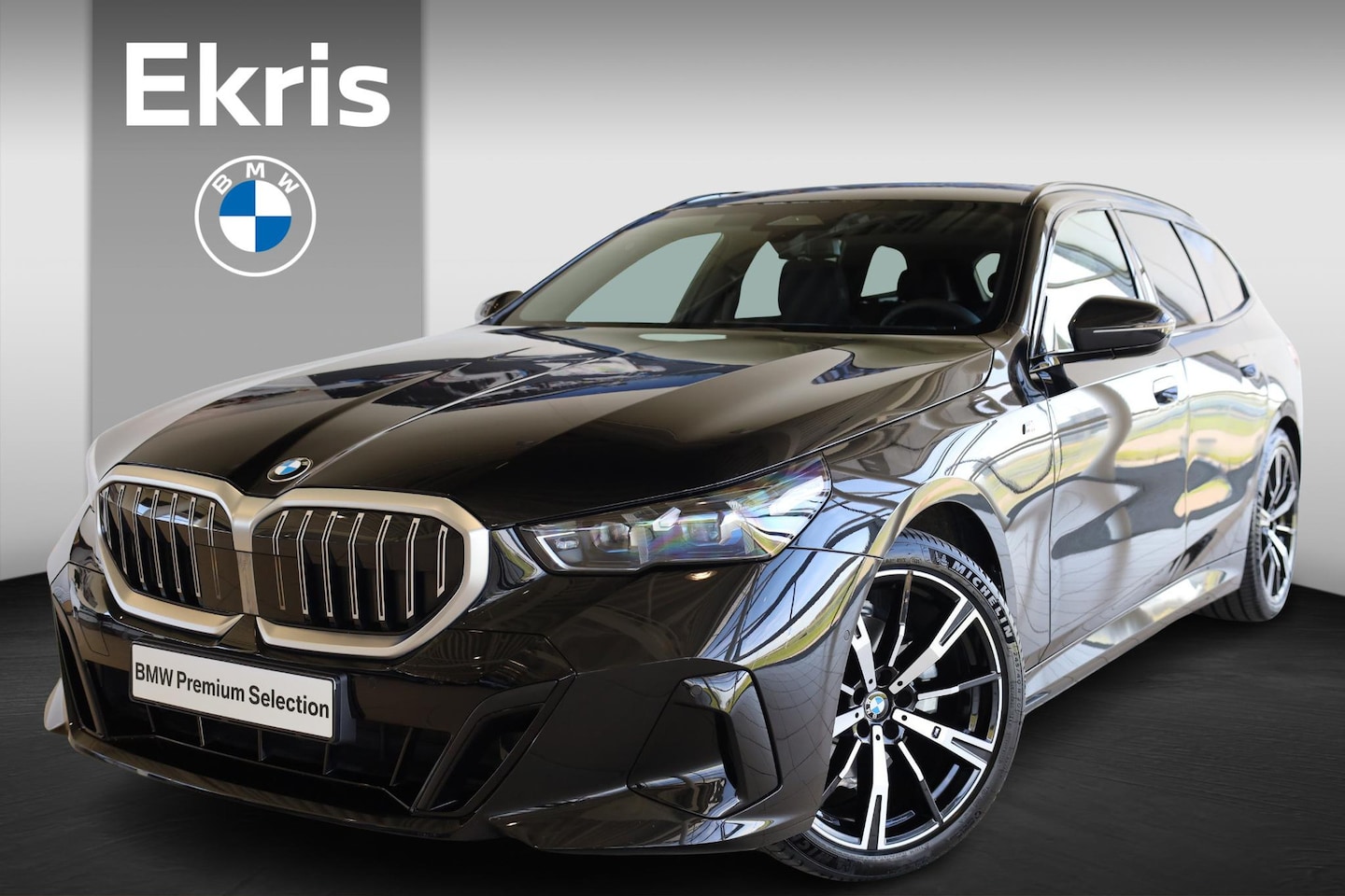 BMW 5-serie Touring - 520i | M Sportpakket | Driving Assistant Professional | Harman/Kardon | Trekhaak - AutoWereld.nl