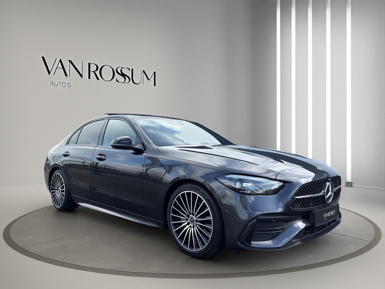 Mercedes-Benz C-klasse - 180 AMG Line | 19"| Panoramadak | Camera | Keyless | Led | Sfeer | - AutoWereld.nl