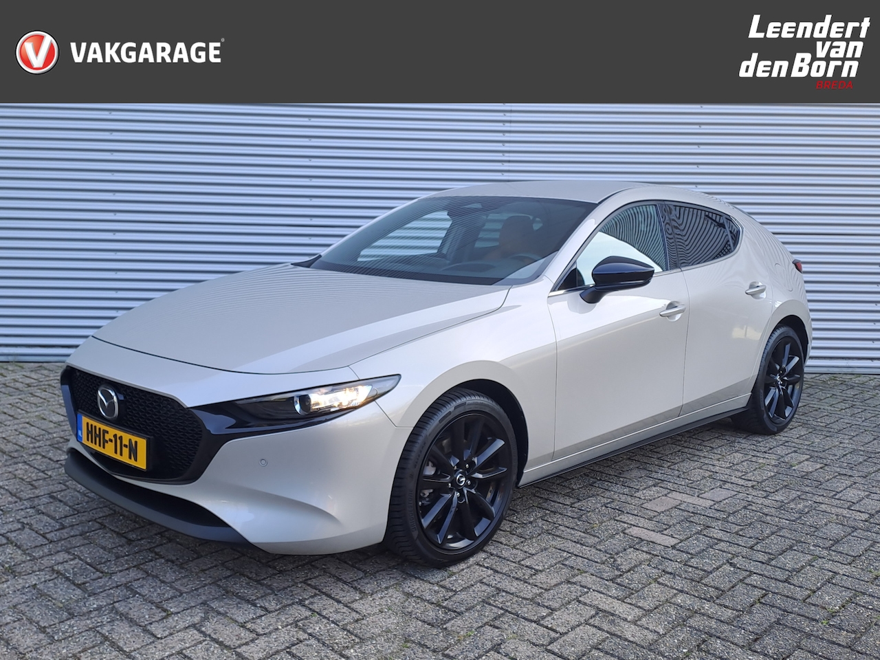 Mazda 3 - 2.0 e-SkyActiv-X M Hybrid 186 Nagisa | 18" LM | Navigatiesysteem full map | Cruise  | Came - AutoWereld.nl