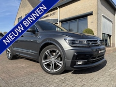 Volkswagen Tiguan - 1.5 TSI R-Line Automaat Trekhaak / Leder / Panoramadak
