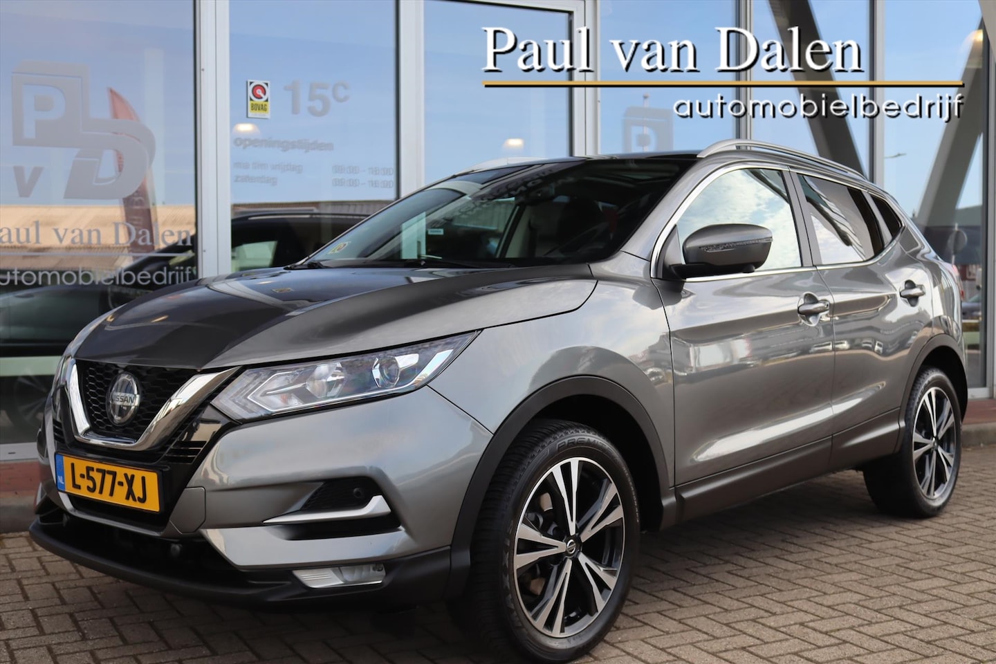 Nissan Qashqai - 1.3 DIG-T 160PK AUTOMAAT N-CONNECTA Panodak | Trekhaak | Navi | 360 Camera | Cruise | - AutoWereld.nl