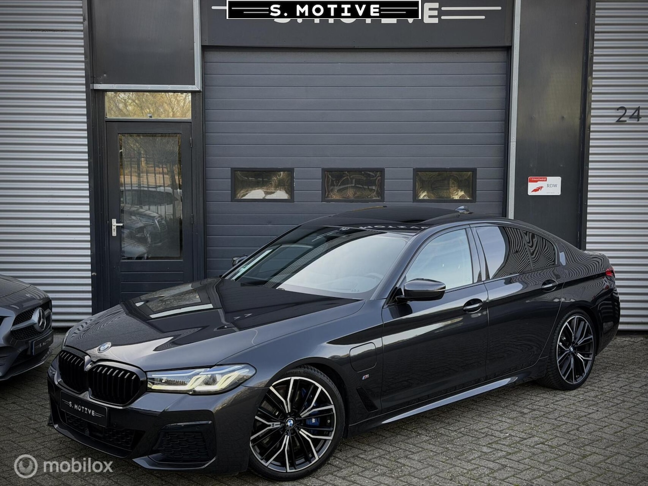 BMW 5-serie - 545e xDrive M-Sport Lazer, Memory, Vol, Leder, Pano, H&K, - AutoWereld.nl