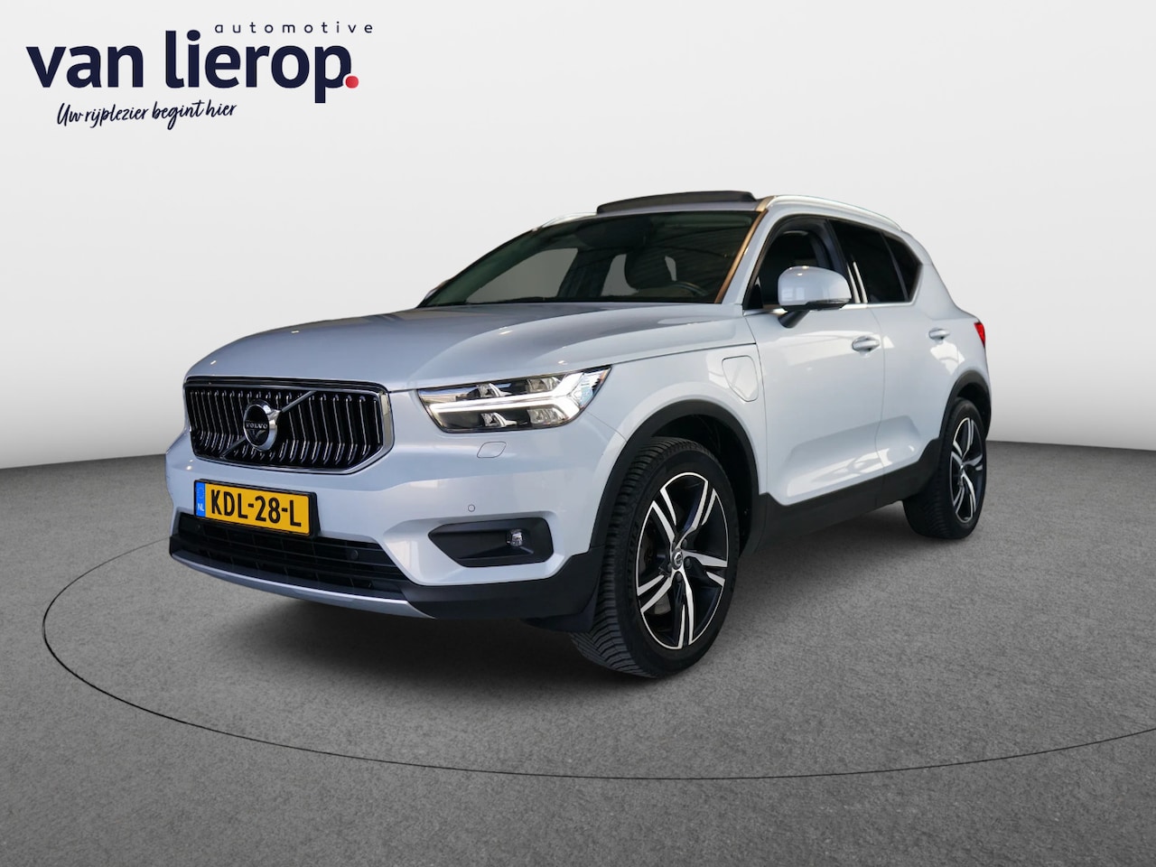 Volvo XC40 - 1.5 T5 Recharge R-Design|PANO|NAVI|LEDER|STOEL/STUURVERW|360 CAMERA - AutoWereld.nl
