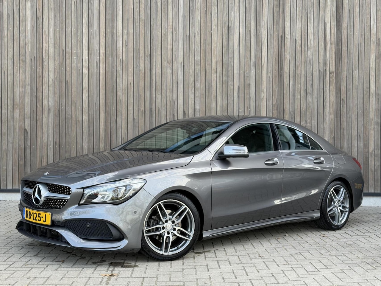 Mercedes-Benz CLA-Klasse - 180 Business Solution AMG | NL-AUTO | CAMERA - AutoWereld.nl
