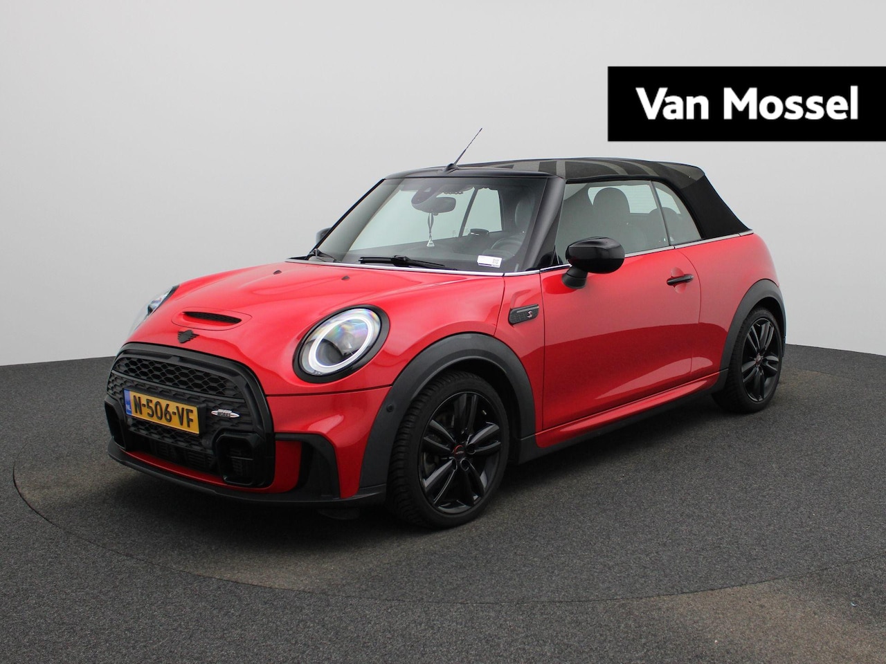 MINI Cabrio - 2.0 Cooper S John Cooper Works | Automaat | Navigatie | Apple Carplay / Android Auto | Led - AutoWereld.nl