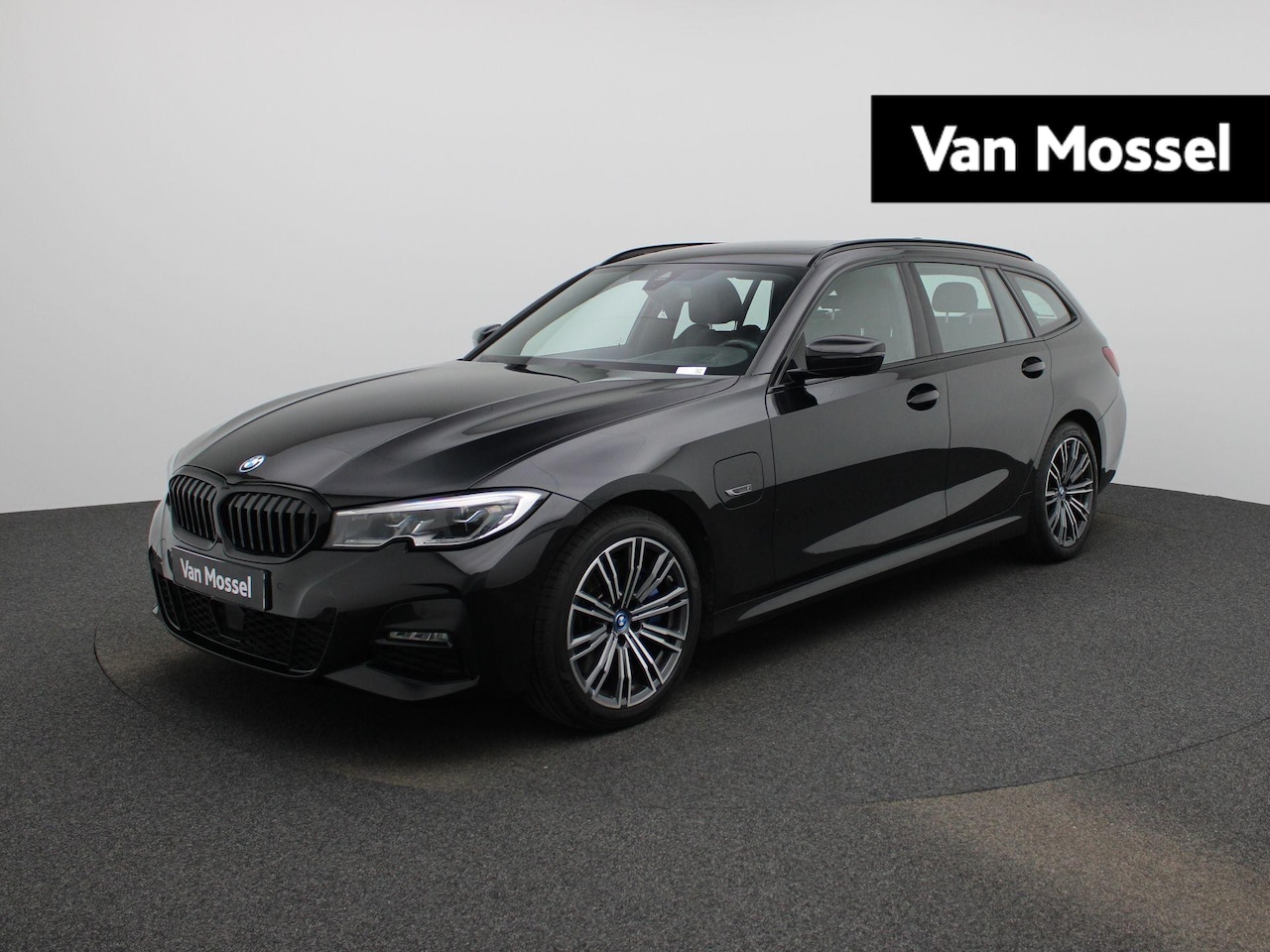 BMW 3-serie Touring - 330e M Sport Edition | PANORAMADAK | LEDER | PARKEERSENSOREN | APPLE CARPLAY | ANDROID AUT - AutoWereld.nl