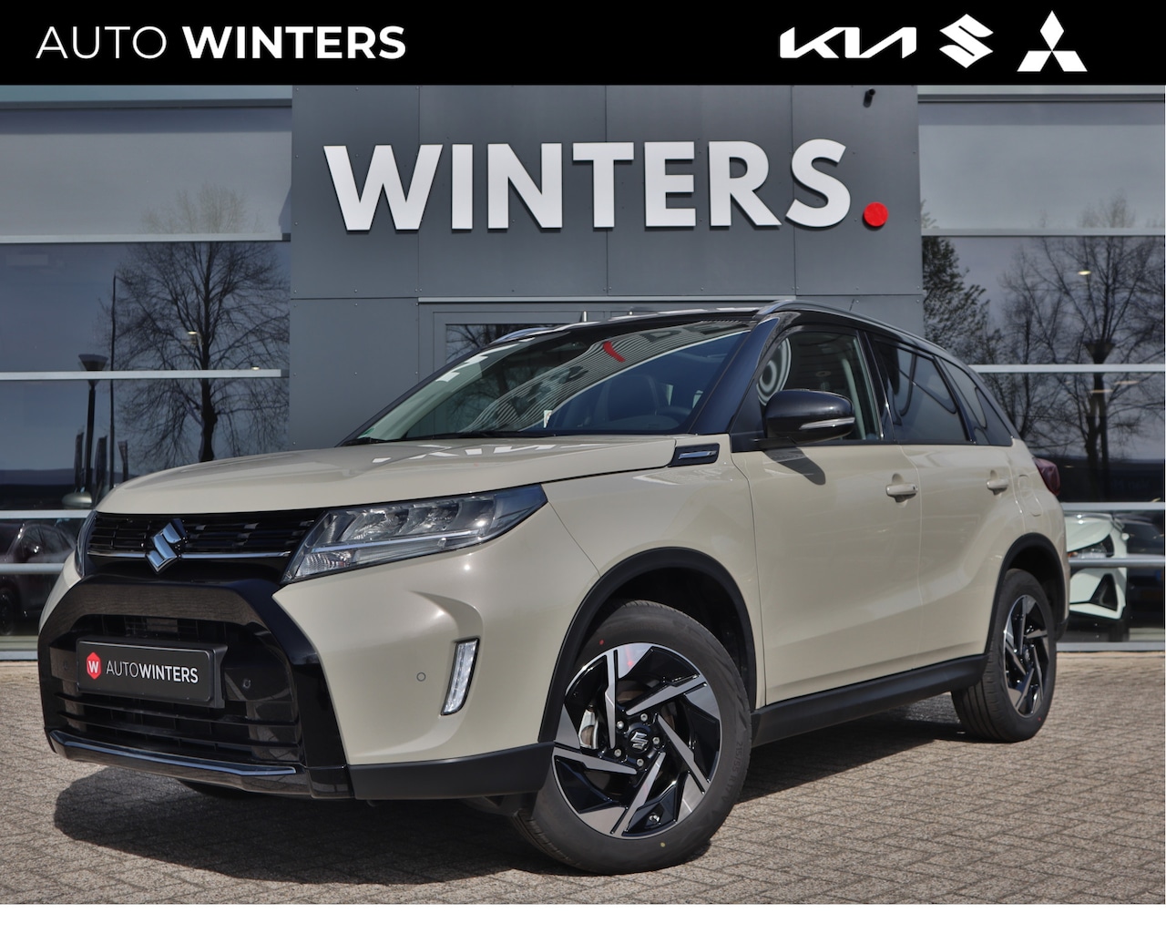 Suzuki Vitara - 1.5 Hybrid Style Automaat | Navigatie | Camera | Stoelverwarming | Climate Control | Tot 1 - AutoWereld.nl