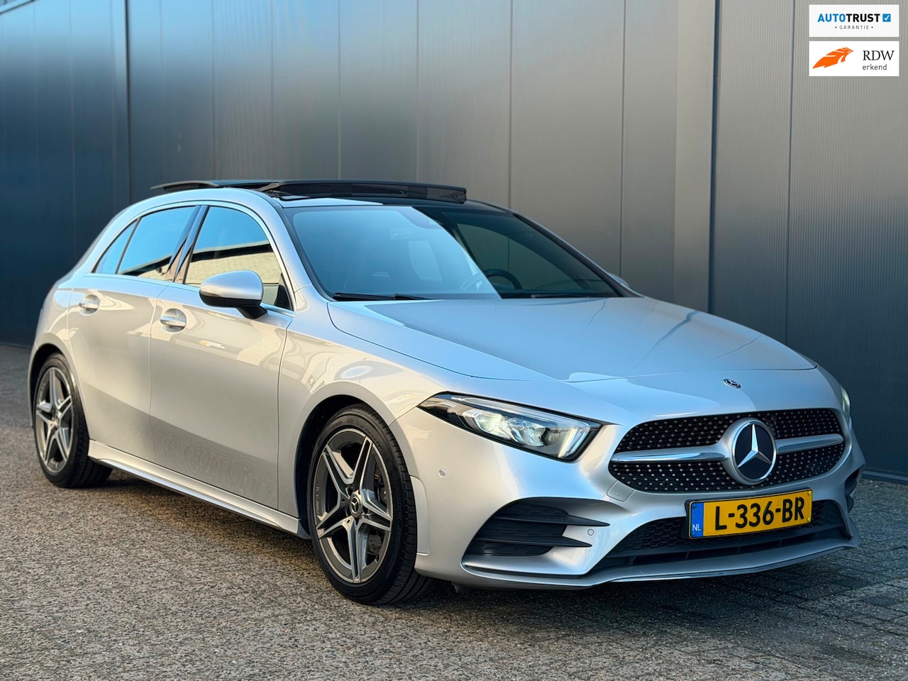 Mercedes-Benz A-klasse - 220 Premium Plus AMG Pano Sfeerverlichting - AutoWereld.nl