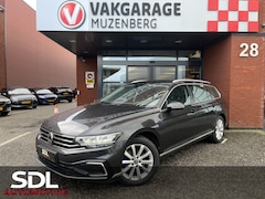 Volkswagen Passat Variant - 1.4 TSI PHEV GTE Business // ERGO COMFORT // NAVI // CAMERA // CLIMA // DODEHOEK // ADAPTI