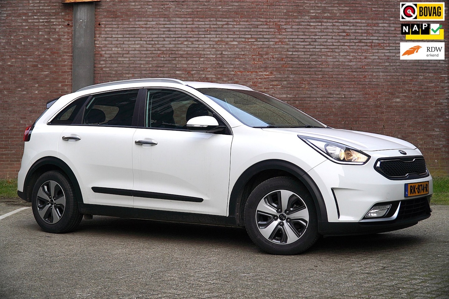 Kia Niro - 1.6 GDi Hybrid ExecutiveLine 1.6 GDi Hybrid ExecutiveLine, Navigatie, Airco, Trekhaak, Cruise control, 1e Eigenaar,ned. - AutoWereld.nl
