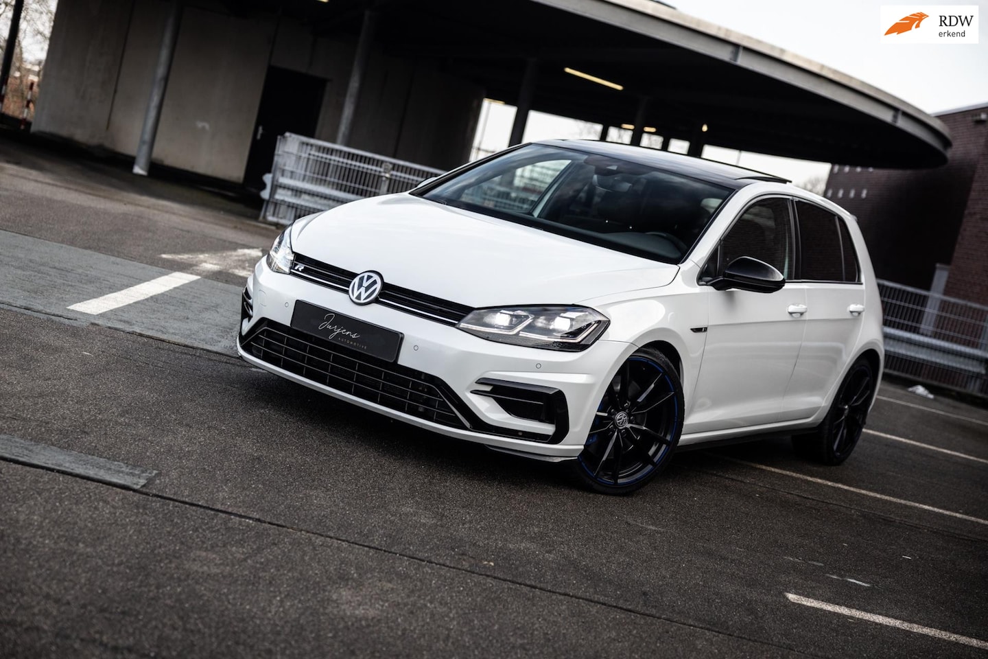 Volkswagen Golf - 7.5 2.0 TSI 4Motion R (310pk) VIRTUAL PANO DYNAUDIO REMUS R - AutoWereld.nl