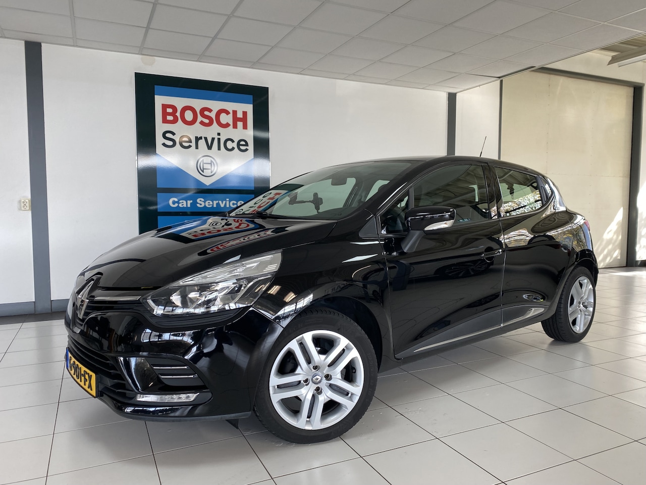 Renault Clio - 0.9 TCe Zen 5 DRS Navigatie / Cruise / Airco - AutoWereld.nl