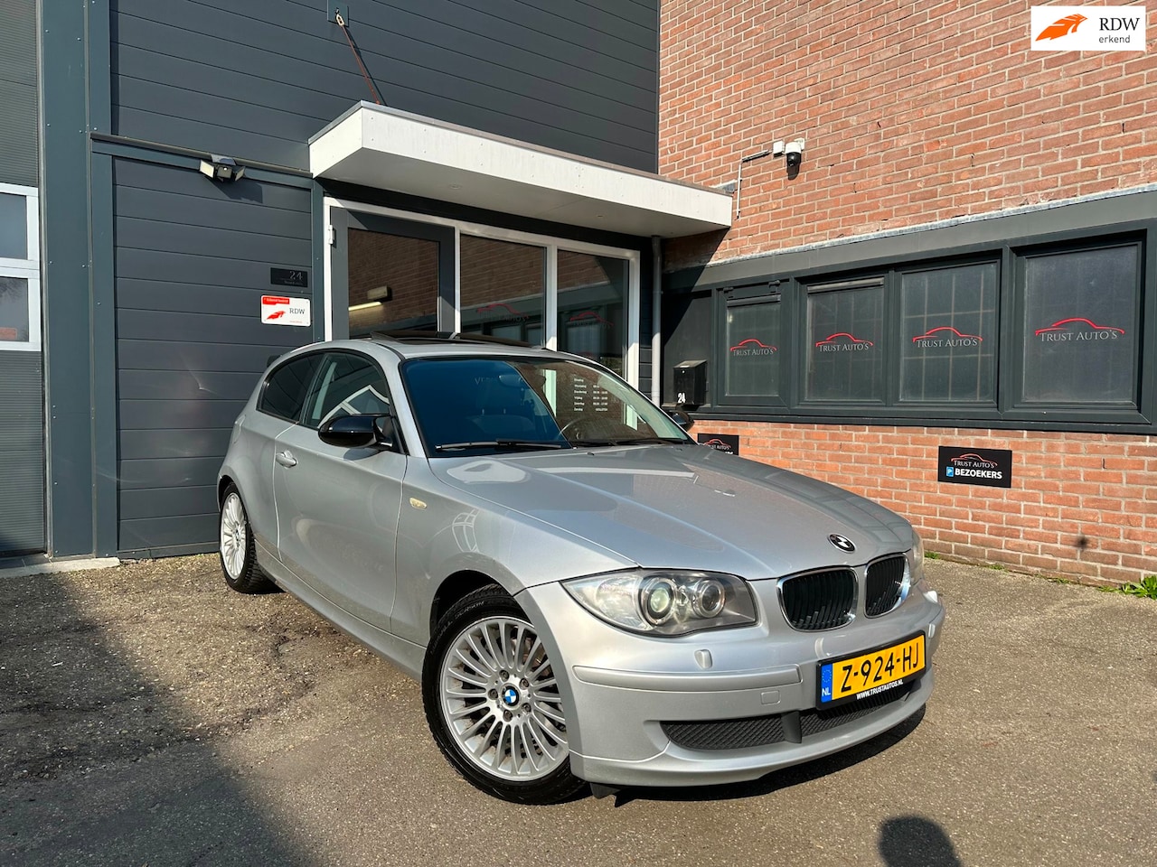 BMW 1-serie - 118i|Automaat|Schuifdak|Pdc|xenon|Stoelv.warming - AutoWereld.nl