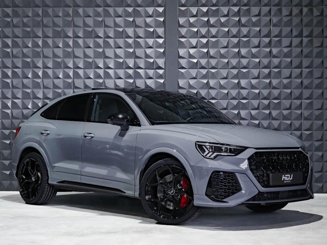 Audi RSQ3 Sportback - | Pano | 21" | Sonos | Topv. | DCC | Trekh. | V-Max 280 | RS-Stoelen | 30 klrn Int Li | Ma - AutoWereld.nl