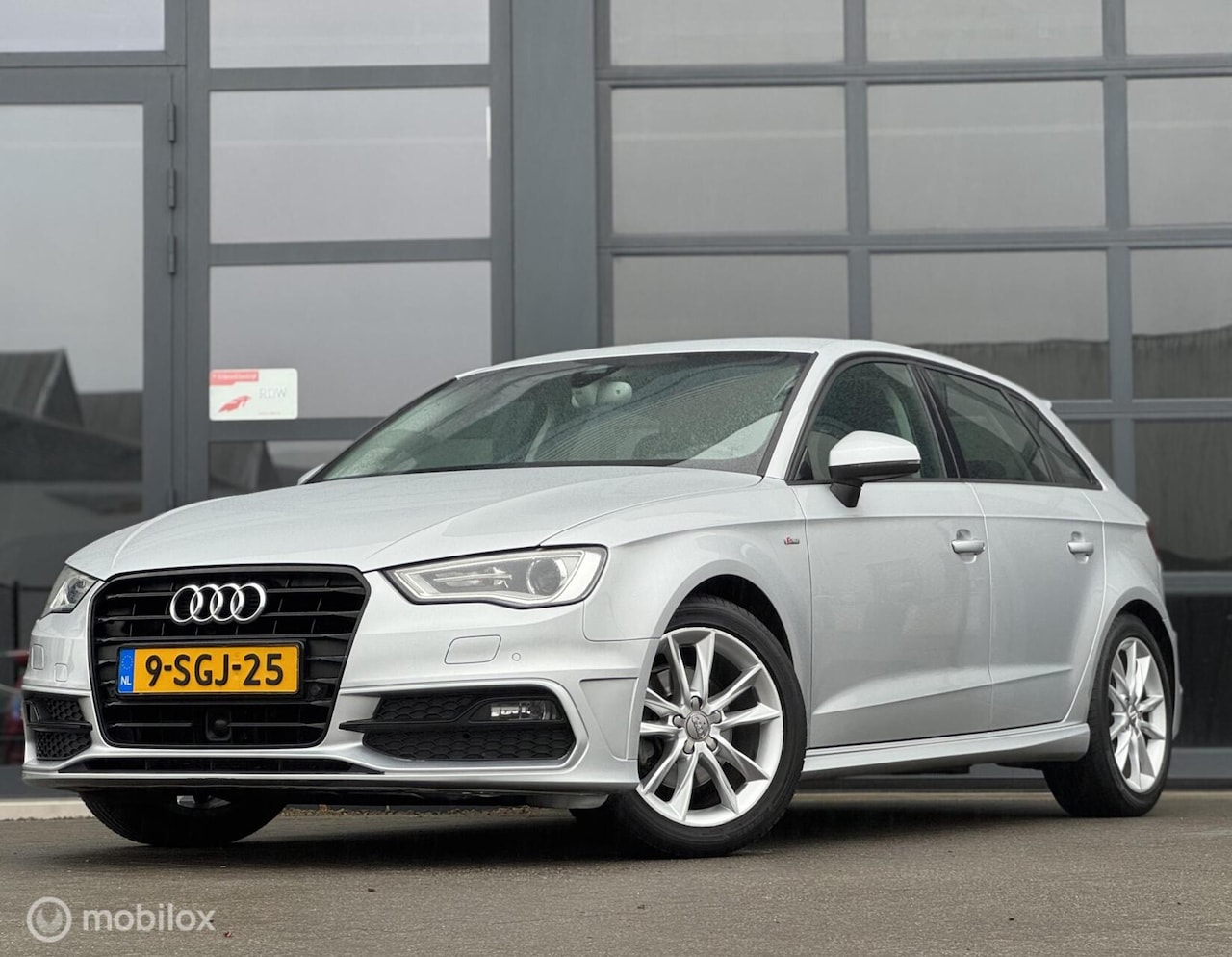 Audi A3 Sportback - 1.4 TFSI CoD S-line automaat s tronic - AutoWereld.nl