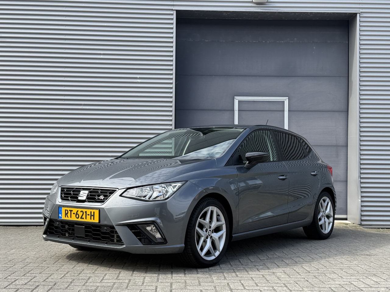 SEAT Ibiza - 1.0 TSI FR Business Intense I Aut. I Carplay I Clima I Camera - AutoWereld.nl