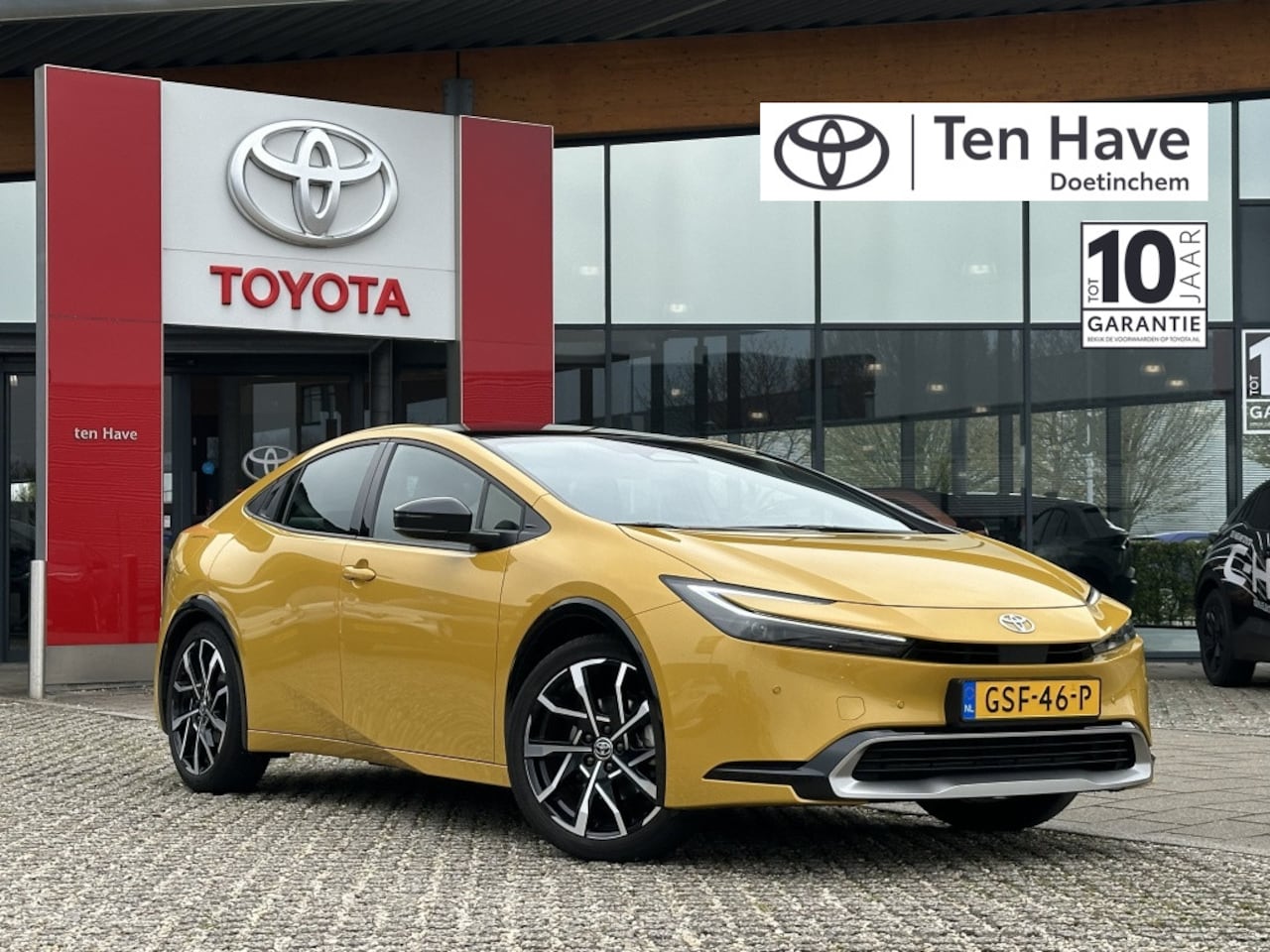 Toyota Prius - 2.0 Plug-in Hybrid Executive | Elektrische bestuurdersstoel | Ve - AutoWereld.nl