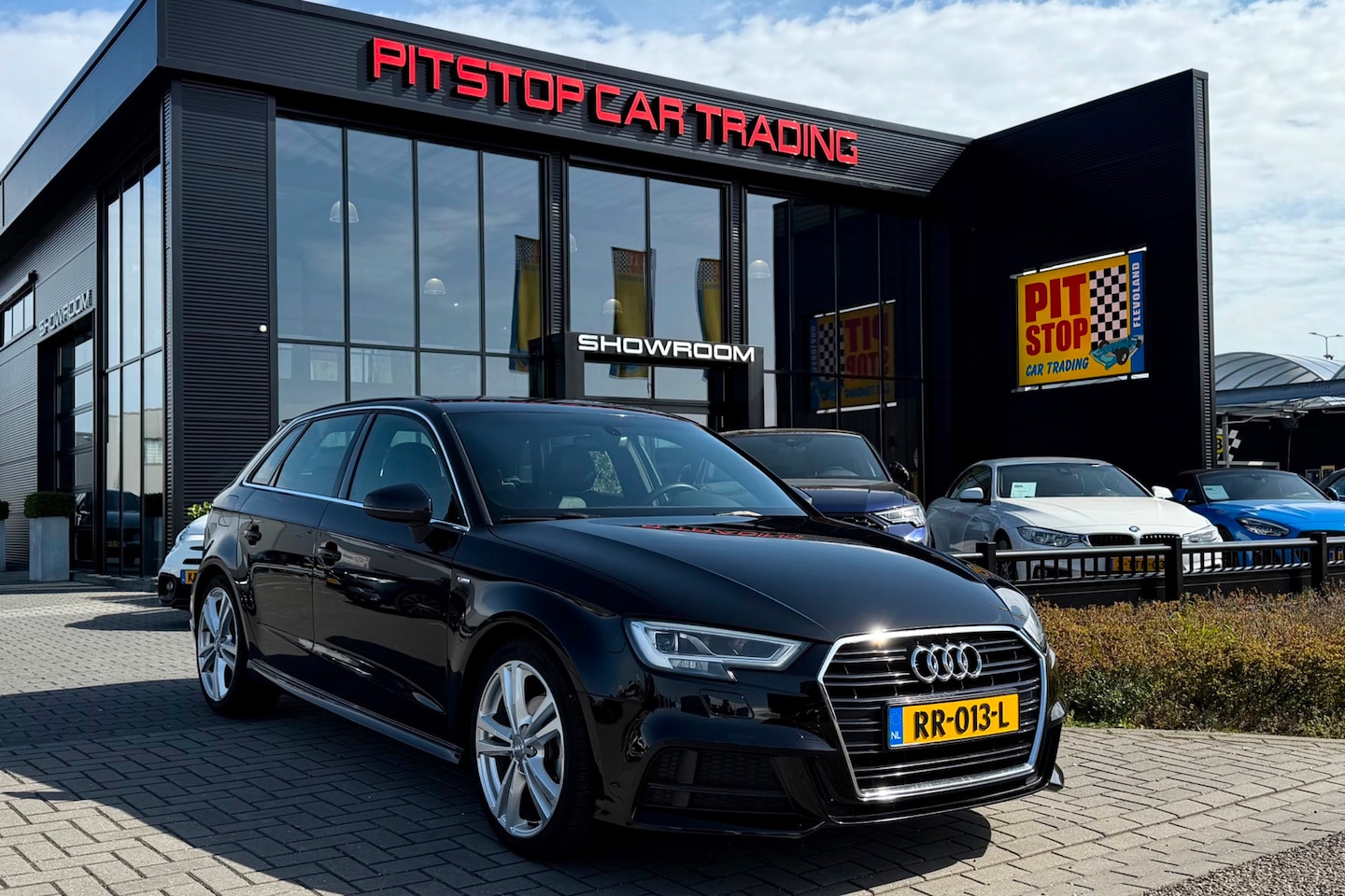Audi A3 Sportback - 1.0 TFSI Sport S Line Edition 1.0 TFSI Sport S Line Edition, PDC, Navi, Nette Auto! - AutoWereld.nl