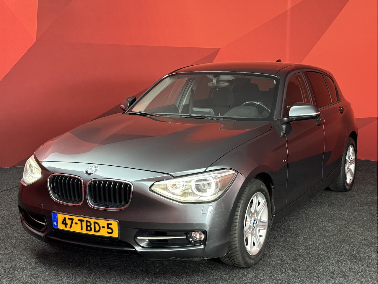 BMW 1-serie - 118i Business | Zo Mee | Lees Tekst | Read Text - AutoWereld.nl