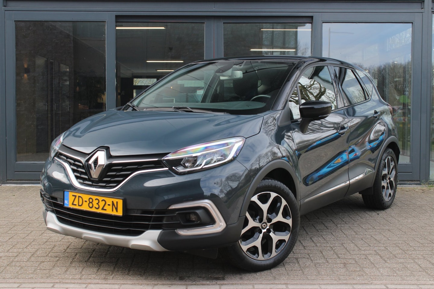 Renault Captur - 0.9 TCe Intens | Keyless | Camera | BLIS | Telefoonvoorbereiding | Navigatie | - AutoWereld.nl
