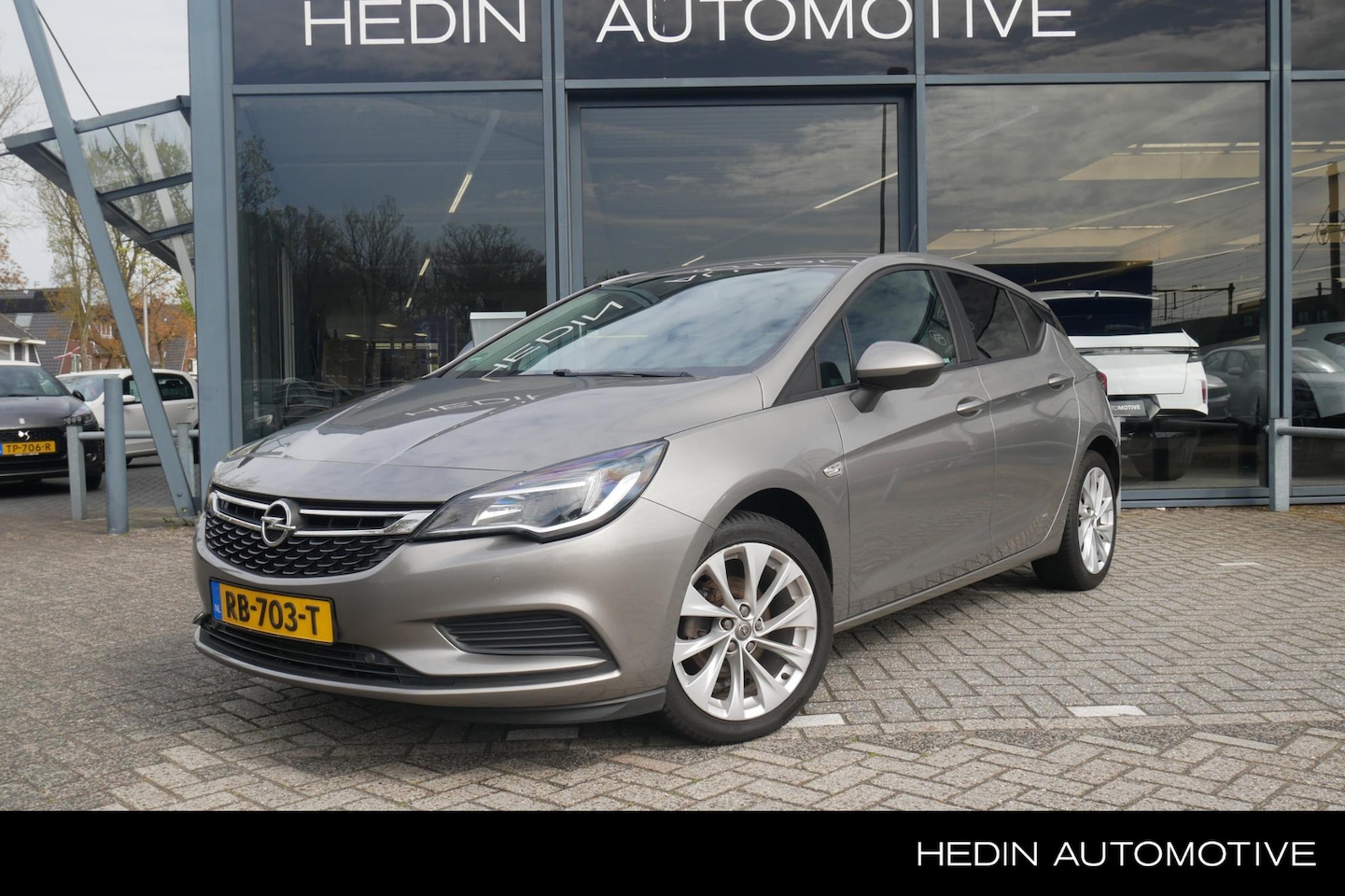 Opel Astra - 105 PK Online Edition | Navigatie via App | Trekhaak | Cruise Control | Apple Carplay/Andr - AutoWereld.nl