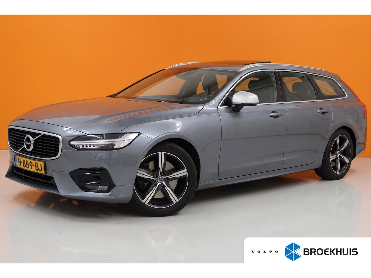 Volvo V90 - 2.0 T4 Business Sport | Trekhaak | Pano | Harman Kardon | - AutoWereld.nl