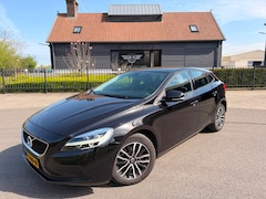Volvo V40 - 2.0 D2 Nordic+ Leer/Stof Navigatie Full-led