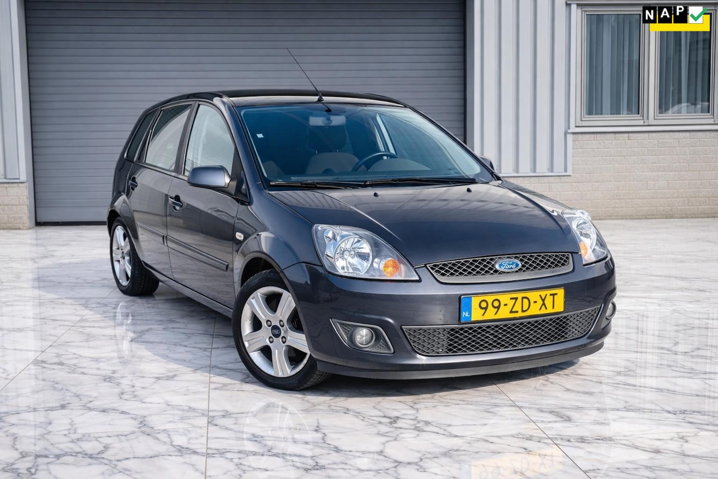 Ford Fiesta - 1.3-8V Futura Airco/Camera/Navi - AutoWereld.nl
