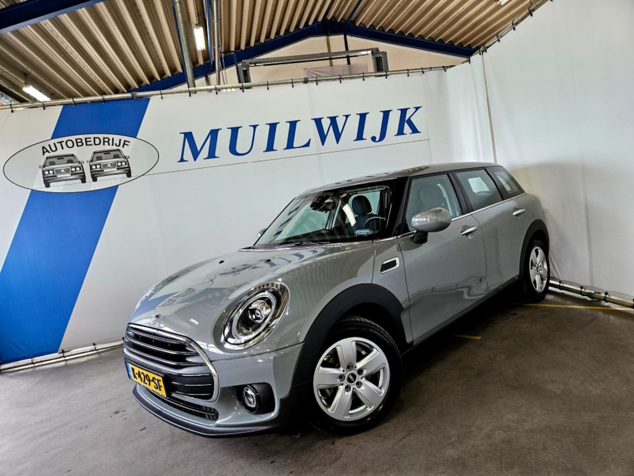 MINI Clubman - 1.5 One Business Edition / Navi / LED / NL Auto - AutoWereld.nl