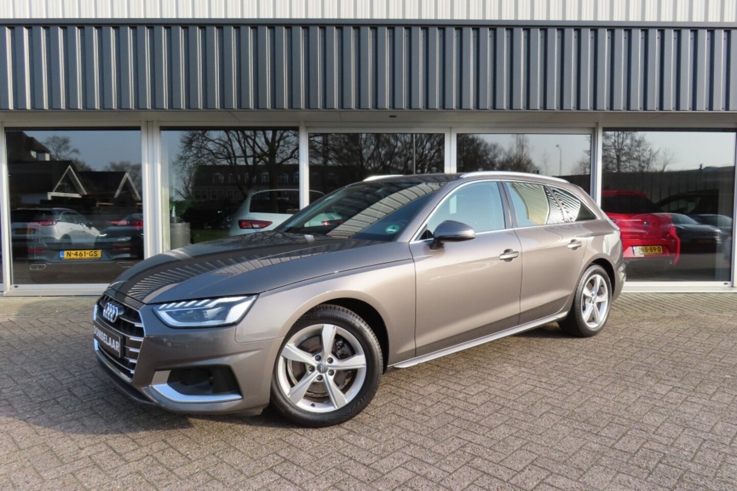 Audi A4 Avant - A4 Avant 35 TFSI Launch edition Business - Automaat Apple CarPlay Android Auto NAVI - AutoWereld.nl