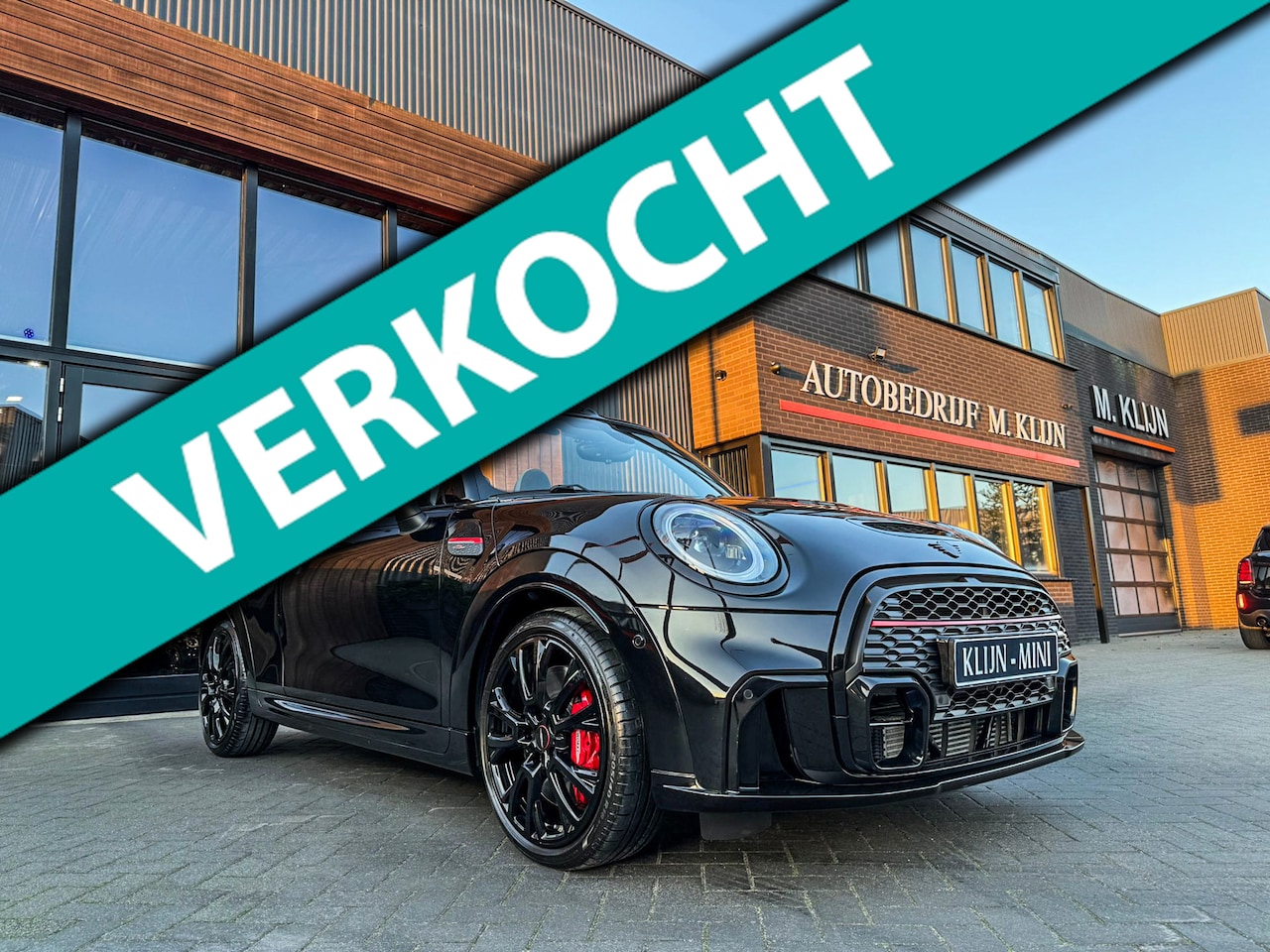 MINI Cabrio - Mini 2.0 John Cooper Works JCW Pack F1 231pk Blackline/Camera/Hk/Bomvol - AutoWereld.nl