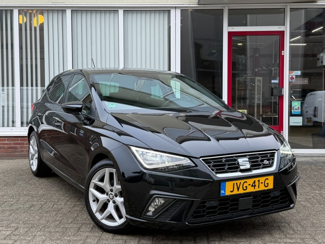 SEAT Ibiza - 1.0 TSI FR Business Intense I Carplay I Alcantara I Camera I LED I Digitale cockpit - AutoWereld.nl