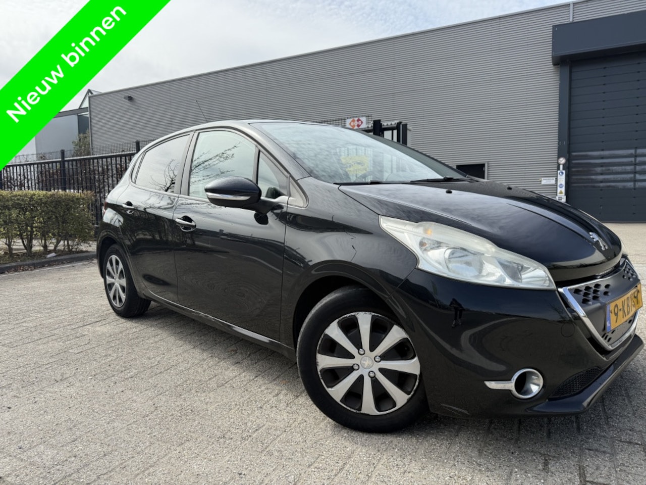 Peugeot 208 - 1.4 e-HDi Blue Automaat|Navigatie|Sensoren|Cruise|airco - AutoWereld.nl