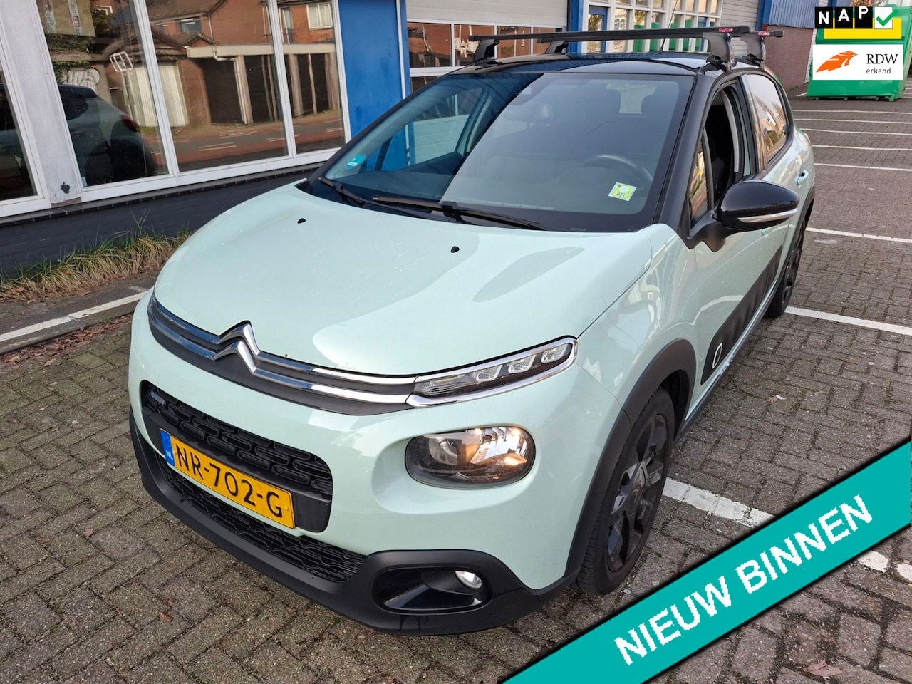 Citroën C3 - 1.2 S&S Shine 110pk Automaat 1e eig. Clima Carplay Cruise Navi PDC - AutoWereld.nl