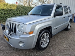 Jeep Patriot - 2.4 Limited 4WD/LEER/ZONNEDAK/TREKHAAK/CRUISE/NAVI 170PK