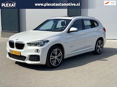 BMW X1 - SDrive20i High Executive Aut. | M-pakket | Stoelverwarming | Head-up | Camera | Trekhaak |