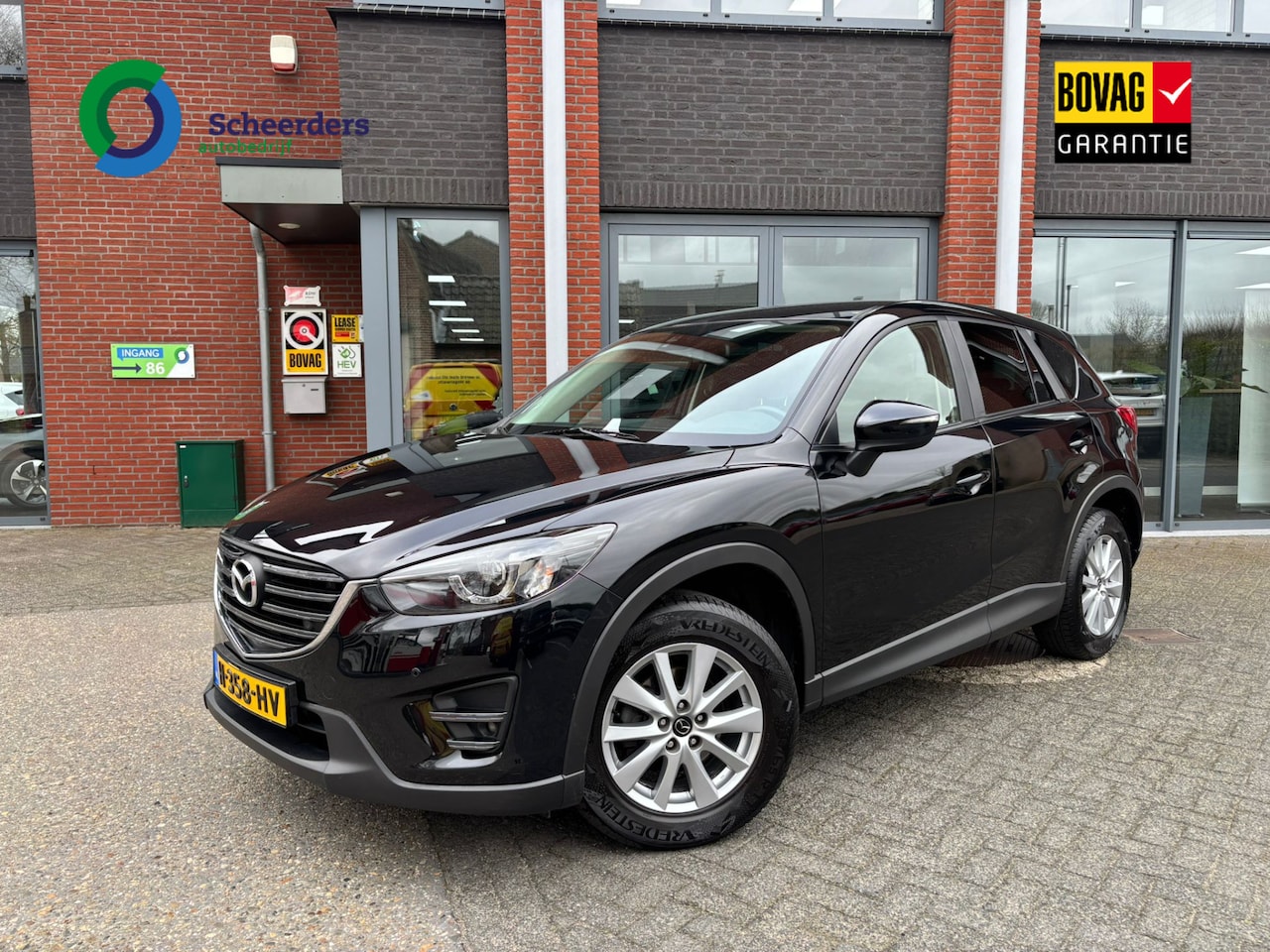Mazda CX-5 - 2.0 SkyActiv-G 160 ts+ 4WD,face lift,Trekhaak,1 jaar garantie - AutoWereld.nl
