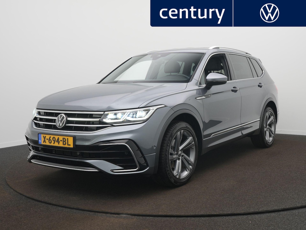 Volkswagen Tiguan Allspace - 1.5 TSI R-Line 7p. Automaat - Camera - 7 pers. - IQ light - Navigatie - ACC - Park Assist - AutoWereld.nl