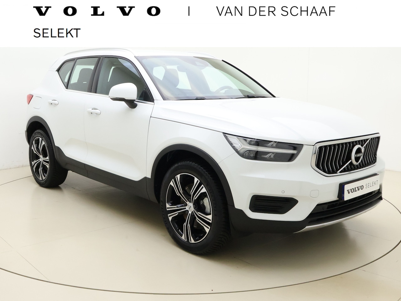Volvo XC40 - T4 211pk Inscription / Leder / BLIS / Adaptieve cruise / Stoel-Stuur verwarming / 19 inch - AutoWereld.nl