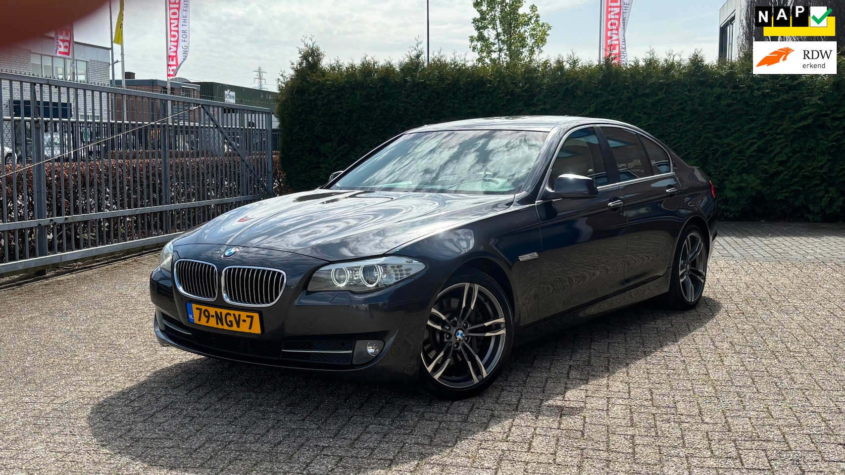 BMW 5-serie - 528i High Executive 528i High Executive, Apk, Nap, Navi, Airco, Stoelvw, Elek pkt - AutoWereld.nl