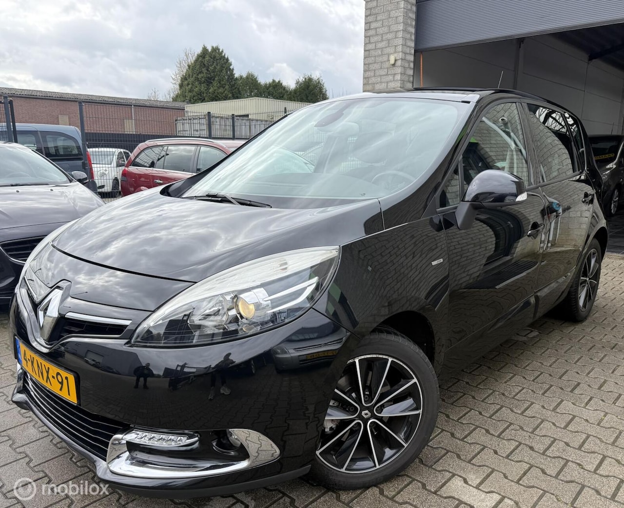 Renault Scénic - 1.2 TCe Bose / Origineel NL Auto / 128.000KM! - AutoWereld.nl