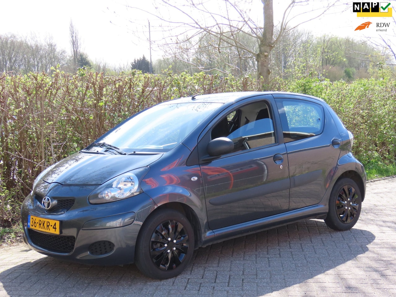Toyota Aygo - 1.0-12V Now *1e EIG ! *VOLL ONDERHOUD - AutoWereld.nl